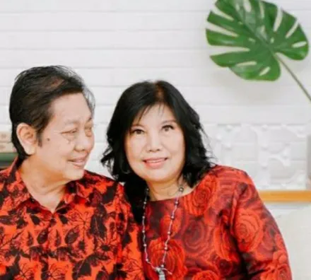 Foto Verawati, Bendahara Umum